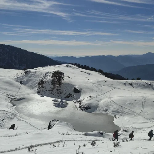 Brahmatal Trek scenic winter mountain views